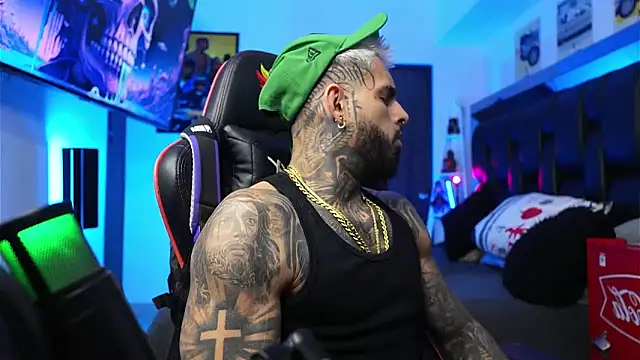 logan hugh8 online show from 02/10/26, 09:08