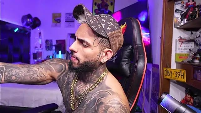 logan hugh8 online show from 03/13/26, 01:21