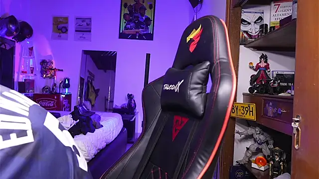 logan hugh8 online show from 03/26/26, 10:35