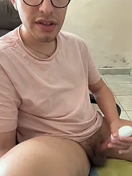 Snapshot of ricdicxs chatting on 09/23/25, 03:41 ricdicxs online show from 09/23/25, 03:41