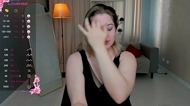 HelenHartt online show from 10/20/25, 01:40