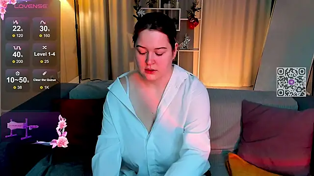 HelenHartt online show from 12/04/25, 01:37