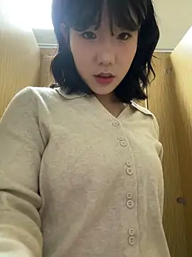 luluya1314 online show from 04/08/26, 11:22