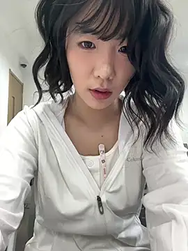 luluya1314 online show from 04/14/26, 10:31