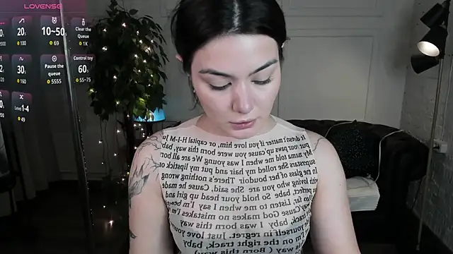 Dark Moni online show from 04/01/26, 02:46