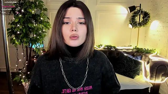 Dark Moni online show from 12/17/25, 02:27