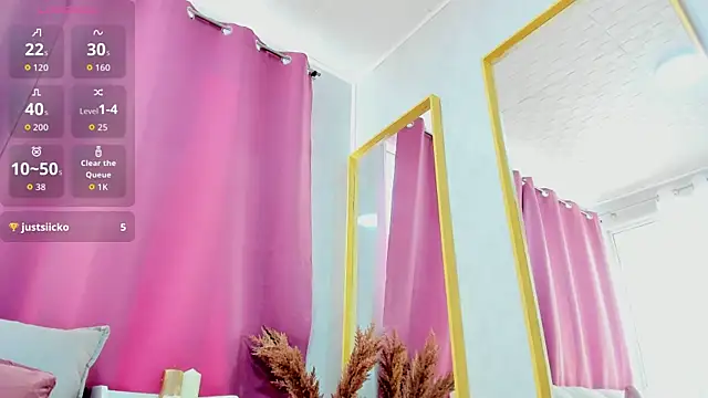 Snapshot of AryaFey chatting on 10/05/25, 06:59 AryaFey online show from 10/05/25, 06:59