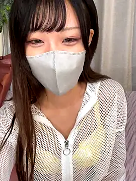 Snapshot of emiiiii1001 chatting on 10/14/25, 03:07 emiiiii1001 online show from 10/14/25, 03:07