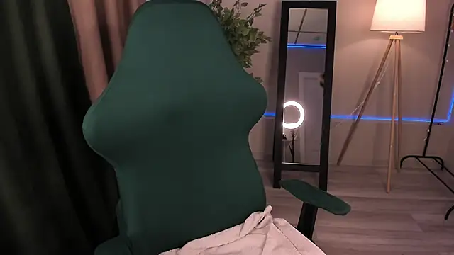 lasly moon online show from 05/03/26, 12:05
