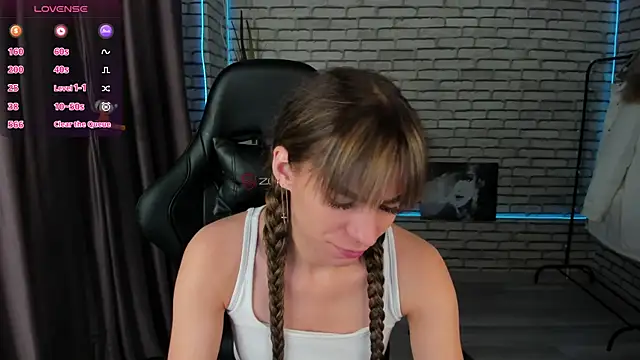 lasly moon online show from 10/11/25, 12:00