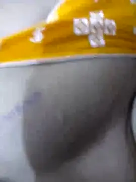 Snapshot of liza-212 chatting on 10/18/25, 09:44 liza-212 online show from 10/18/25, 09:44