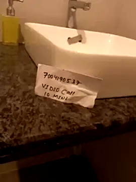 Snapshot of liza-212 chatting on 10/14/25, 12:33 liza-212 online show from 10/14/25, 12:33