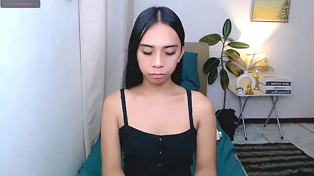 scarlet smith7 online show from 06/24/26, 12:09