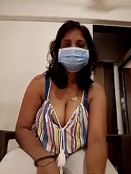 Love Foreverr12 online show from 10/31/25, 07:05