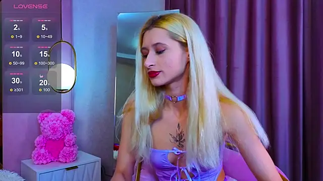 Snapshot of Monica_Leen chatting on 10/30/25, 06:34 Monica Leen online show from 10/30/25, 06:34