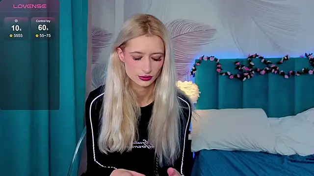 Snapshot of Monica_Leen chatting on 11/26/25, 06:24 Monica Leen online show from 11/26/25, 06:24