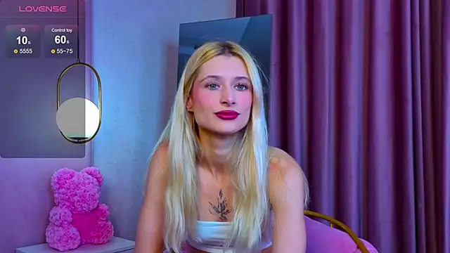 Snapshot of Monica_Leen chatting on 11/04/25, 06:28 Monica Leen online show from 11/04/25, 06:28