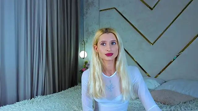 Snapshot of Monica_Leen chatting on 10/28/25, 08:24 Monica Leen online show from 10/28/25, 08:24