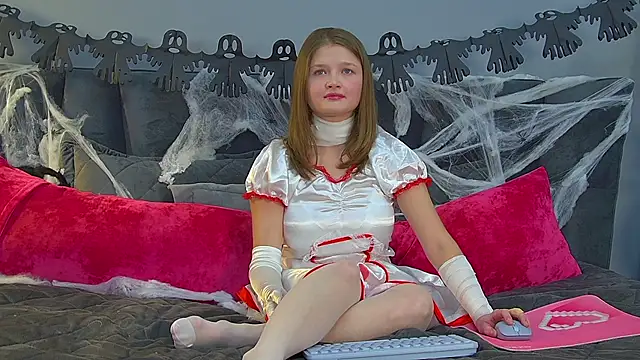 JaneRosen online show from 10/28/25, 06:34