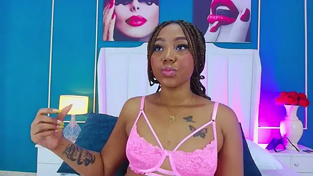 Snapshot of AngelaRoberts chatting on 09/17/25, 01:35 AngelaRoberts online show from 09/17/25, 01:35
