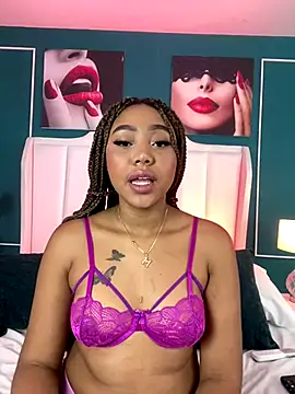 Snapshot of AngelaRoberts chatting on 10/09/25, 04:07 AngelaRoberts online show from 10/09/25, 04:07