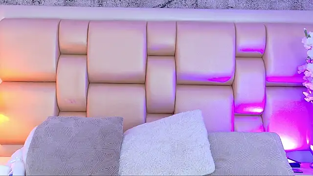 AngelaRoberts online show from 04/10/26, 08:16