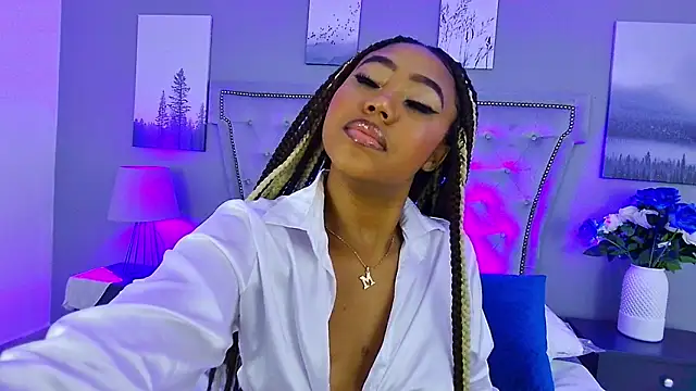 AngelaRoberts online show from 11/10/25, 04:17