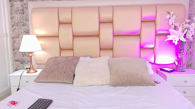 AngelaRoberts online show from 11/23/25, 06:01