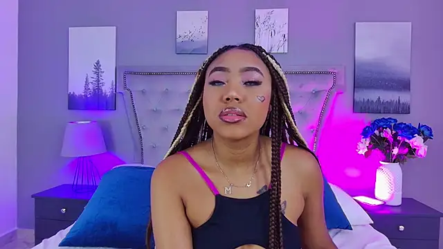 AngelaRoberts online show from 11/20/25, 04:57