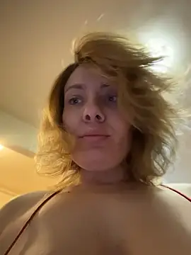 emmasweett11 online show from 04/12/26, 08:12