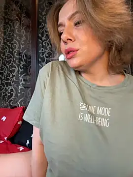 emmasweett11 online show from 12/03/25, 09:20