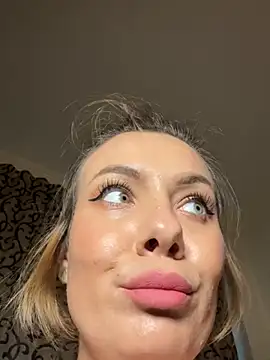 emmasweett11 online show from 10/19/25, 01:58