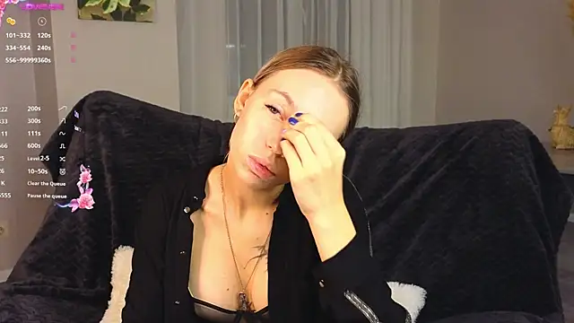 NyxaThorn online show from 09/17/25, 04:20