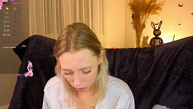 NyxaThorn online show from 11/04/25, 02:43