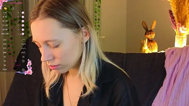 NyxaThorn online show from 12/15/25, 02:56