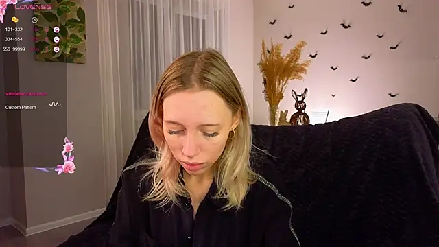 NyxaThorn online show from 11/06/25, 04:33