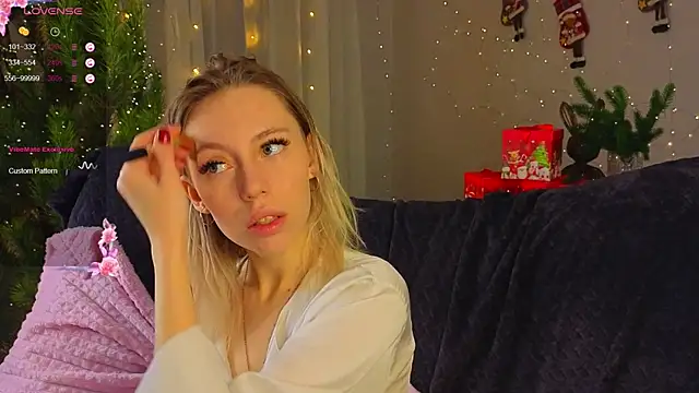 NyxaThorn online show from 12/21/25, 02:41