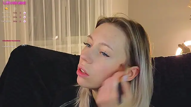 NyxaThorn online show from 10/27/25, 02:40