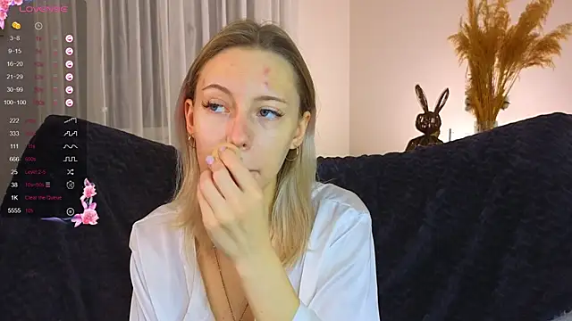 NyxaThorn online show from 11/10/25, 02:33