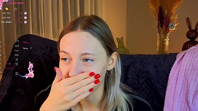 NyxaThorn online show from 12/01/25, 02:40