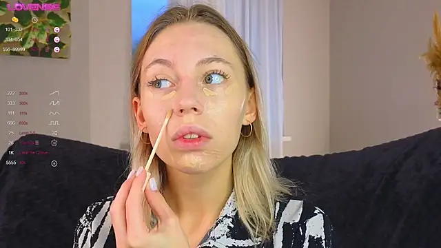 NyxaThorn online show from 10/10/25, 02:40