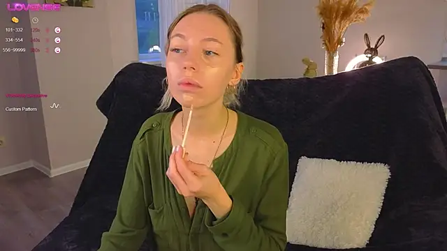 NyxaThorn online show from 10/09/25, 02:39