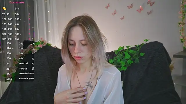 NyxaThorn online show from 02/02/26, 04:50