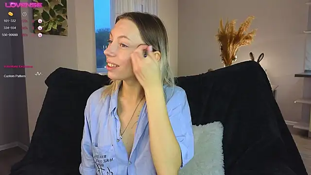 NyxaThorn online show from 10/11/25, 02:40