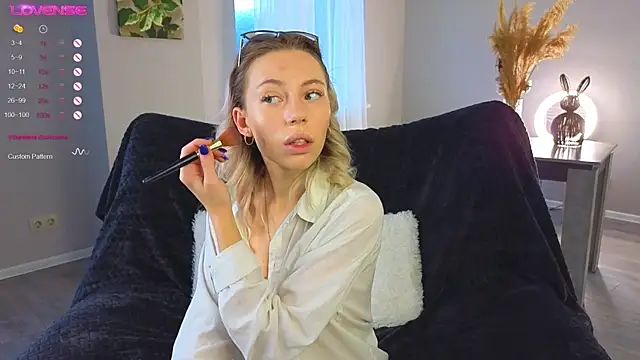 NyxaThorn online show from 10/07/25, 02:40