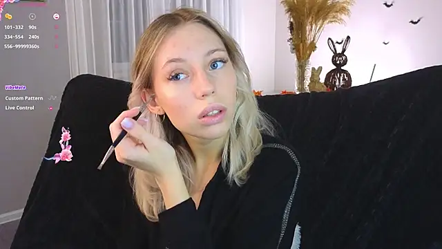 NyxaThorn online show from 11/02/25, 02:44