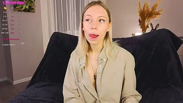 NyxaThorn online show from 10/26/25, 02:39