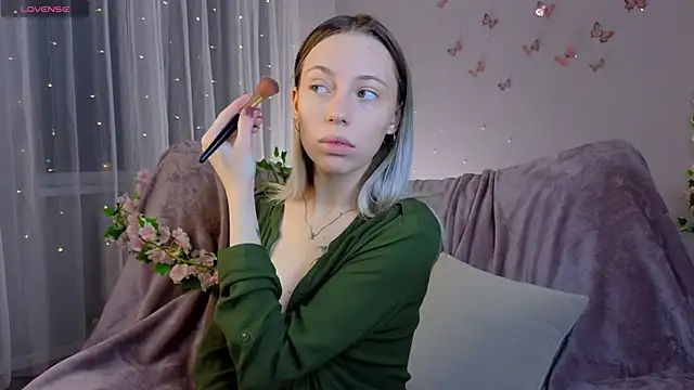 NyxaThorn online show from 04/04/26, 05:19