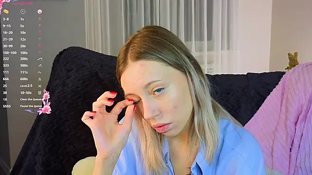 NyxaThorn online show from 11/30/25, 02:40