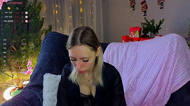 NyxaThorn online show from 12/22/25, 02:39